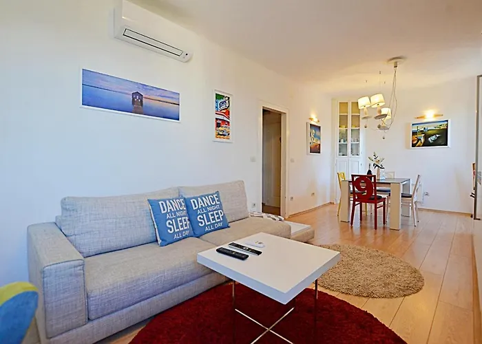 Seaview Andana * 로비니